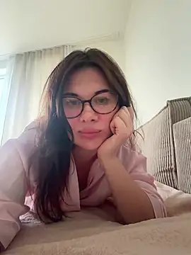 Snapshot of Sophie_Virginia chatting on 07-15-26, 06:46 Sophie Virginia online show from 07-15-26, 06:46