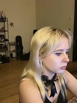 Snapshot of viviennedoll chatting on 07-03-26, 11:55 viviennedoll online show from 07-03-26, 11:55