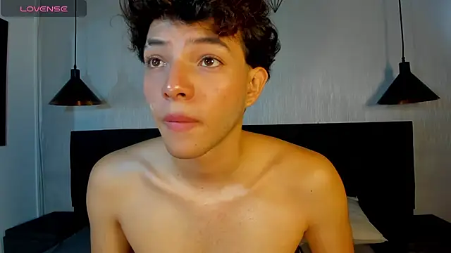 Snapshot of Black_Will_ chatting on 07-10-26, 02:41 Black Will online show from 07-10-26, 02:41