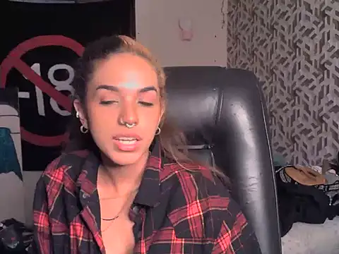 JadeSolari online show from 07-07-26, 02:14