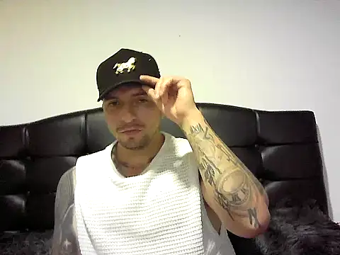 wolfgolden1 online show from 07-04-26, 12:28