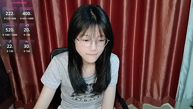 Snapshot of Elowen-6 chatting on 07-13-26, 02:58 Elowen-6 online show from 07-13-26, 02:58