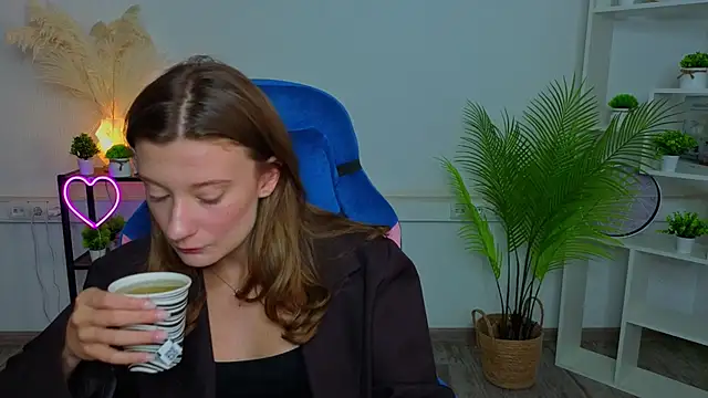 EliseWeeks online show from 07-14-26, 10:21