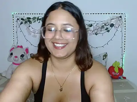 Snapshot of Vanessa333 chatting on 07-24-26, 02:31 Vanessa333 online show from 07-24-26, 02:31