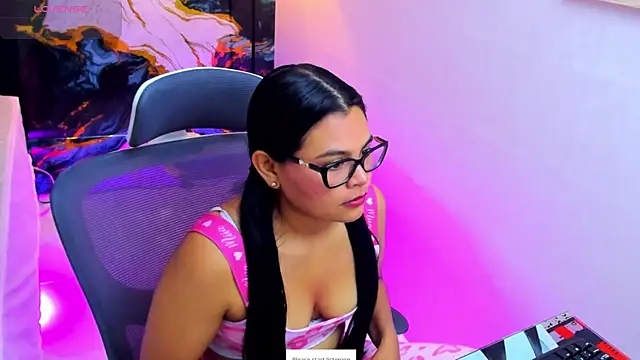 Snapshot of SofiaaReed chatting on 07-14-26, 11:27 SofiaaReed online show from 07-14-26, 11:27