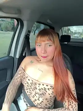 Snapshot of Cata_Gomez__ chatting on 07-20-26, 05:26 Cata Gomez online show from 07-20-26, 05:26