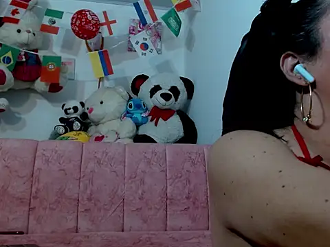 Snapshot of caticatrina_ chatting on 07-12-26, 02:13 caticatrina online show from 07-12-26, 02:13