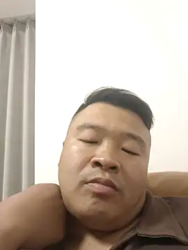 xiaowu2323 online show from 07-12-26, 03:36