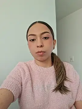 LuluBerry7 online show from 07-16-26, 04:02
