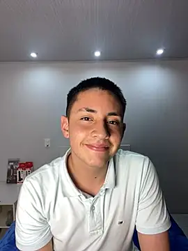 Snapshot of andreslavado chatting on 07-12-26, 01:18 andreslavado online show from 07-12-26, 01:18