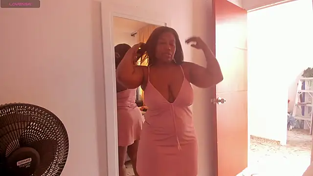 Snapshot of LupeAdams chatting on 01-25-25, 03:41 LupeAdams online show from 01-25-25, 03:41