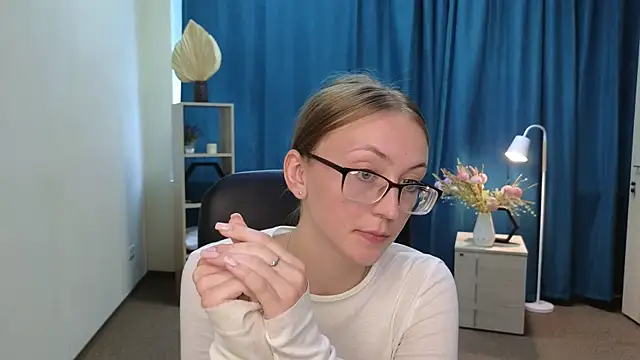 AlonaGolembeski online show from 07-13-26, 05:43