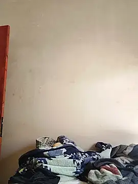 Snapshot of loonewww chatting on 07-13-26, 04:43 loonewww online show from 07-13-26, 04:43