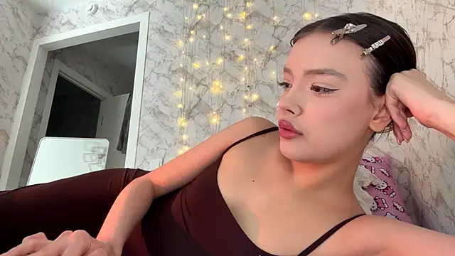 Snapshot of JenniferJenny_ chatting on 07-15-26, 11:48 JenniferJenny online show from 07-15-26, 11:48