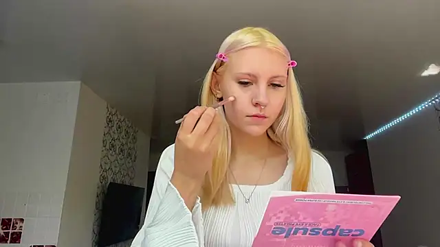 Snapshot of LanaLivee chatting on 07-15-26, 10:09 LanaLivee online show from 07-15-26, 10:09
