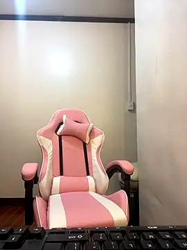 YourTSLovely online show from 11-25-25, 05:07