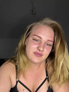 Laylaa Rose online show from 07-22-26, 10:45