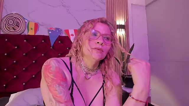 Snapshot of Antonella-Milf chatting on 07-16-26, 07:31 Antonella-Milf online show from 07-16-26, 07:31