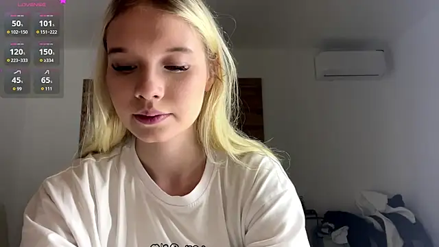Snapshot of CarmellaCerra chatting on 07-18-26, 10:52 CarmellaCerra online show from 07-18-26, 10:52
