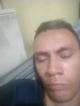 Snapshot of DavidAbril18 chatting on 07-17-26, 10:11 DavidAbril18 online show from 07-17-26, 10:11