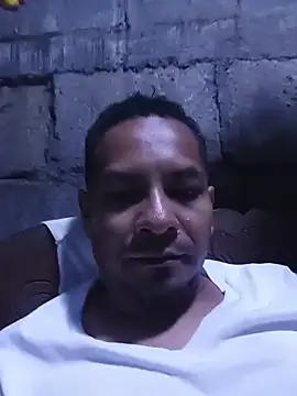 Snapshot of oscarito7 chatting on 07-17-26, 05:14 oscarito7 online show from 07-17-26, 05:14