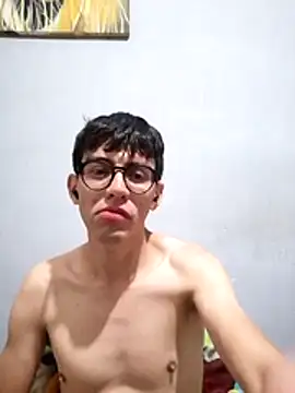 Snapshot of Apologdlll chatting on 07-21-26, 07:43 Apologdlll online show from 07-21-26, 07:43