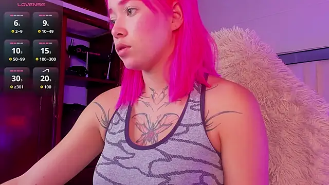 Snapshot of dream_pink chatting on 07-23-26, 01:42 dream pink online show from 07-23-26, 01:42