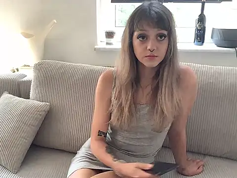 Snapshot of LaraaMaxx chatting on 07-25-26, 04:59 LaraaMaxx online show from 07-25-26, 04:59