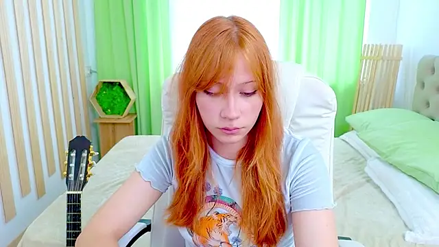 Snapshot of Fleur__Fox chatting on 07-27-26, 08:54 Fleur Fox online show from 07-27-26, 08:54