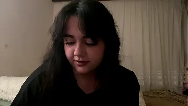 Snapshot of Kriss_loveee chatting on 07-21-26, 10:12 Kriss loveee online show from 07-21-26, 10:12
