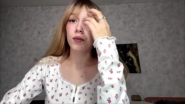 Snapshot of AriaFlyFerrari chatting on 07-22-26, 07:00 AriaFlyFerrari online show from 07-22-26, 07:00