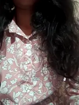 Snapshot of Suhani_8695 chatting on 07-22-26, 03:59 Suhani 8695 online show from 07-22-26, 03:59