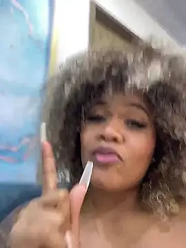 Snapshot of riri_brunnete chatting on 01-14-25, 02:32 riri brunnete online show from 01-14-25, 02:32