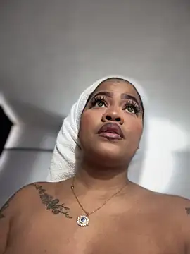 Snapshot of riri_brunnete chatting on 01-25-25, 12:37 riri brunnete online show from 01-25-25, 12:37