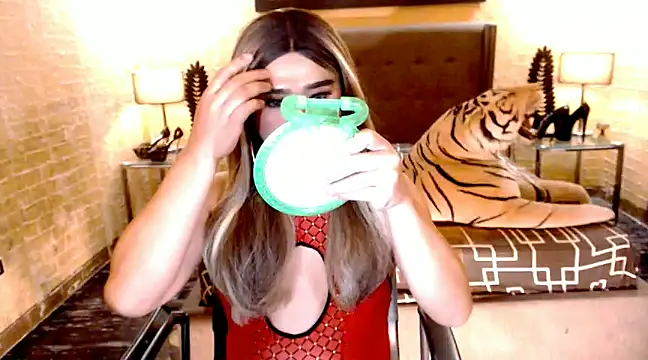 Snapshot of BigCumHuntersxx chatting on 01-08-25, 06:31 BigCumHuntersxx online show from 01-08-25, 06:31