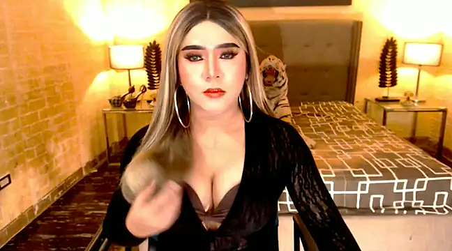 Snapshot of BigCumHuntersxx chatting on 01-15-25, 07:34 BigCumHuntersxx online show from 01-15-25, 07:34