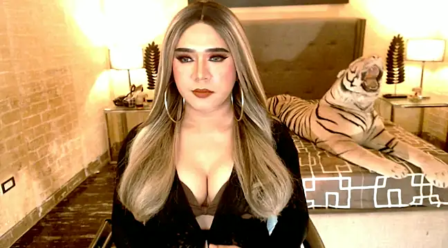 Snapshot of BigCumHuntersxx chatting on 01-30-25, 06:54 BigCumHuntersxx online show from 01-30-25, 06:54