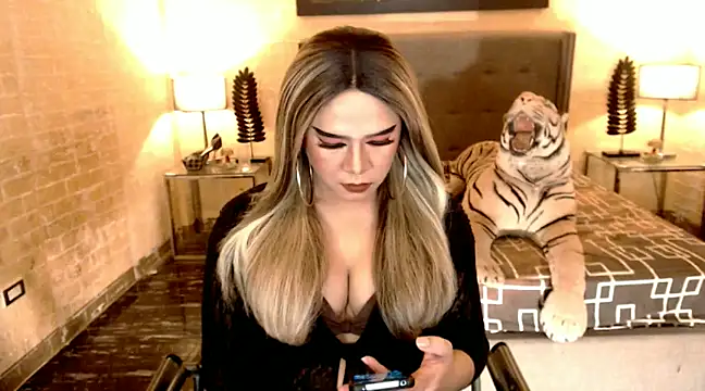 Snapshot of BigCumHuntersxx chatting on 02-01-25, 06:08 BigCumHuntersxx online show from 02-01-25, 06:08