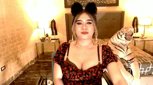 Snapshot of BigCumHuntersxx chatting on 02-05-25, 11:02 BigCumHuntersxx online show from 02-05-25, 11:02