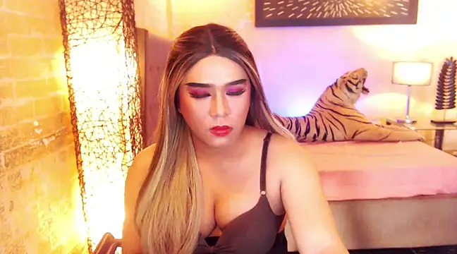 Snapshot of BigCumHuntersxx chatting on 03-08-25, 12:09 BigCumHuntersxx online show from 03-08-25, 12:09