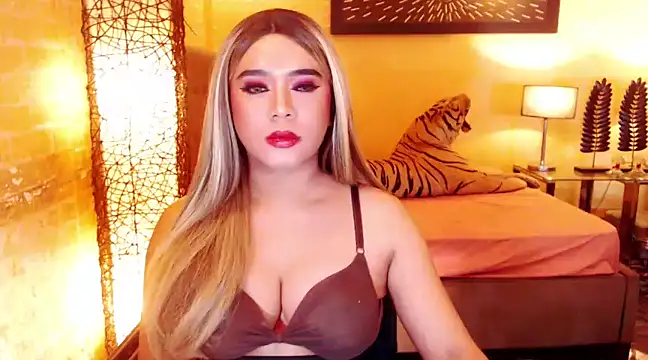 Snapshot of BigCumHuntersxx chatting on 03-14-25, 04:51 BigCumHuntersxx online show from 03-14-25, 04:51