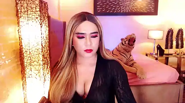 Snapshot of BigCumHuntersxx chatting on 03-19-25, 05:39 BigCumHuntersxx online show from 03-19-25, 05:39