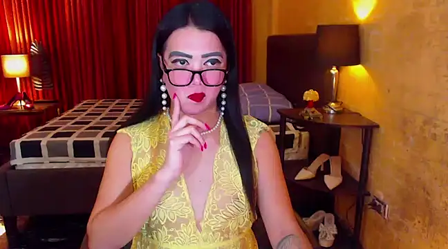 Snapshot of BigCockJewel chatting on 01-28-25, 10:45 BigCockJewel online show from 01-28-25, 10:45