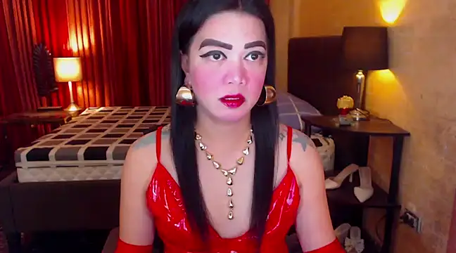 Snapshot of BigCockJewel chatting on 02-15-25, 08:33 BigCockJewel online show from 02-15-25, 08:33