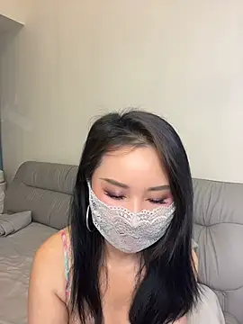 Snapshot of zhien_123 chatting on 07-24-26, 10:52 zhien 123 online show from 07-24-26, 10:52