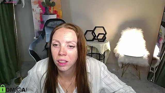 Snapshot of EmilyStevart chatting on 08-05-26, 08:06 EmilyStevart online show from 08-05-26, 08:06