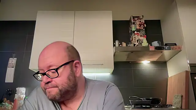 theitalianbear online show from 02-21-25, 05:35