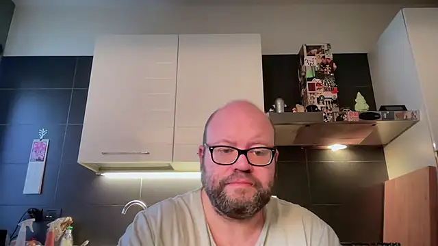Snapshot of theitalianbear chatting on 04-21-26, 05:03 theitalianbear online show from 04-21-26, 05:03