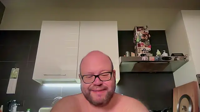 Snapshot of theitalianbear chatting on 05-15-26, 11:23 theitalianbear online show from 05-15-26, 11:23