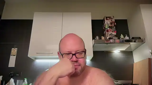 Snapshot of theitalianbear chatting on 06-01-26, 02:46 theitalianbear online show from 06-01-26, 02:46